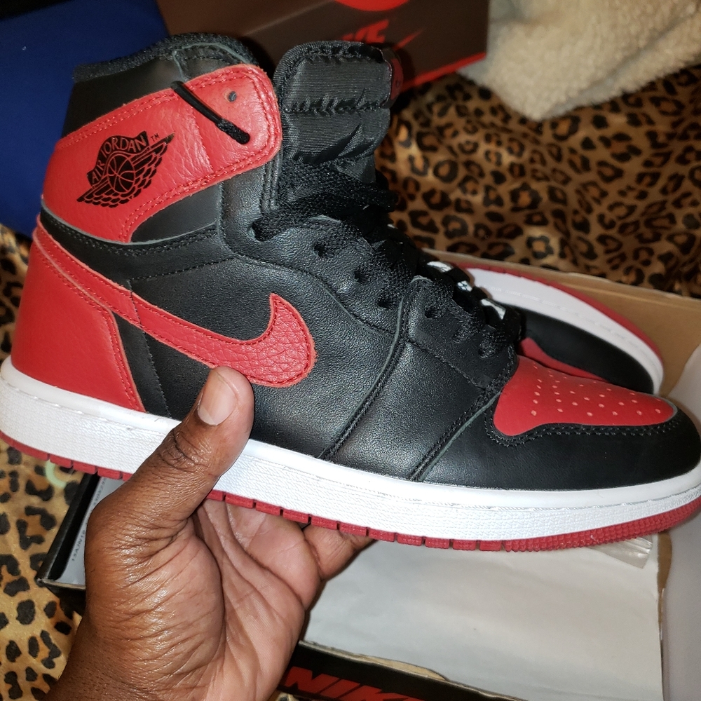 Bred Jordan 1s ( banned! )
